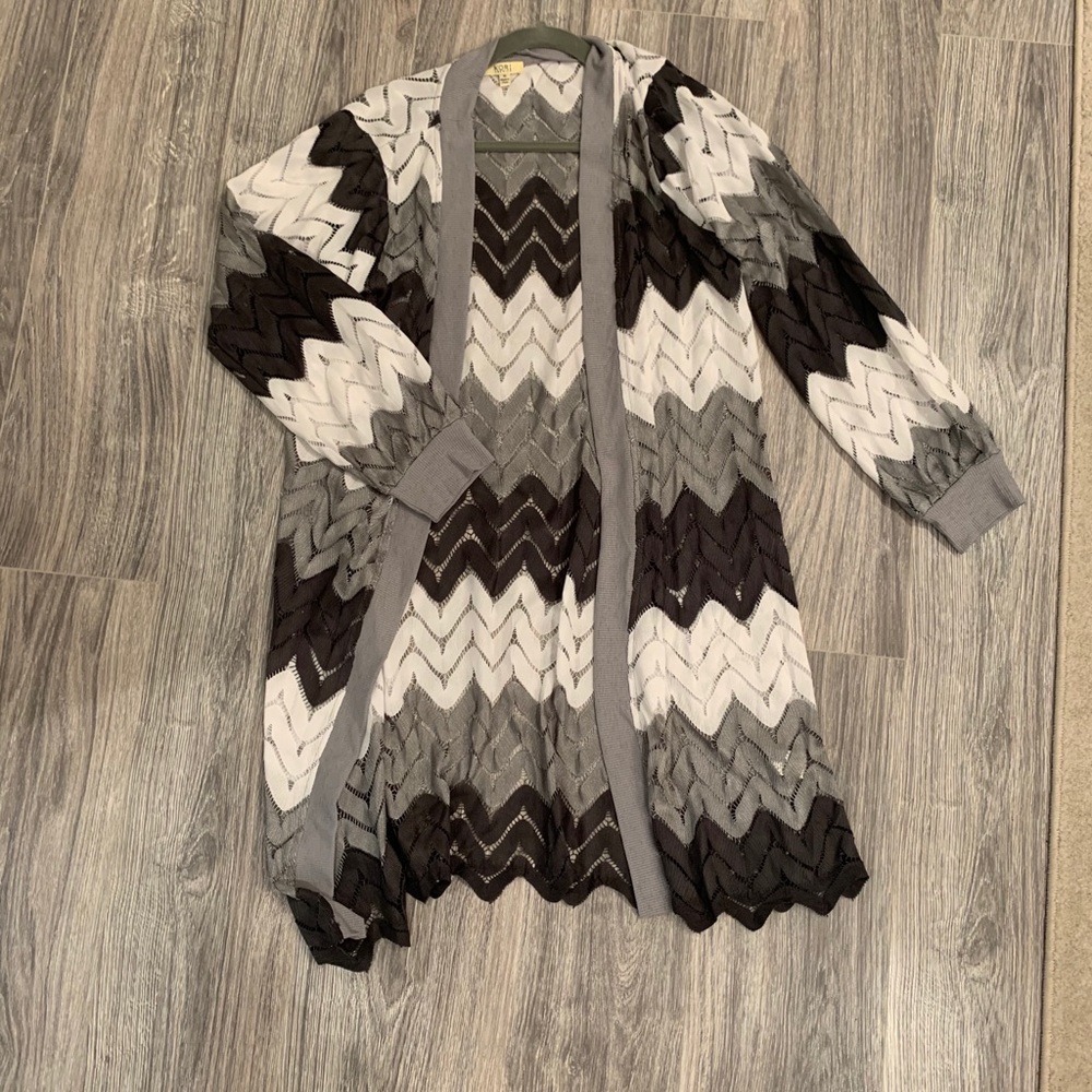 Light weight cardigan